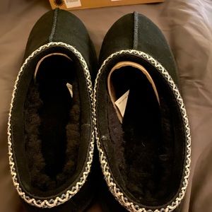 Brand new UGG slippers youth 6